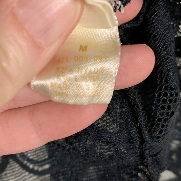 Gold Label Victoria’s Secret Medium Black Lace Top 425-005-093 - Picture 4 of 4